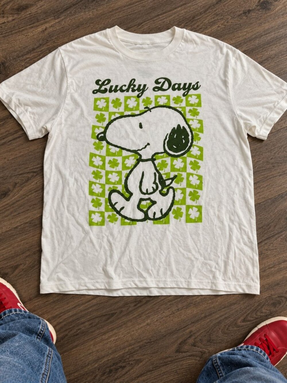 Gildan Snoopy Lucky Days Clover White Graphic T-Shirt